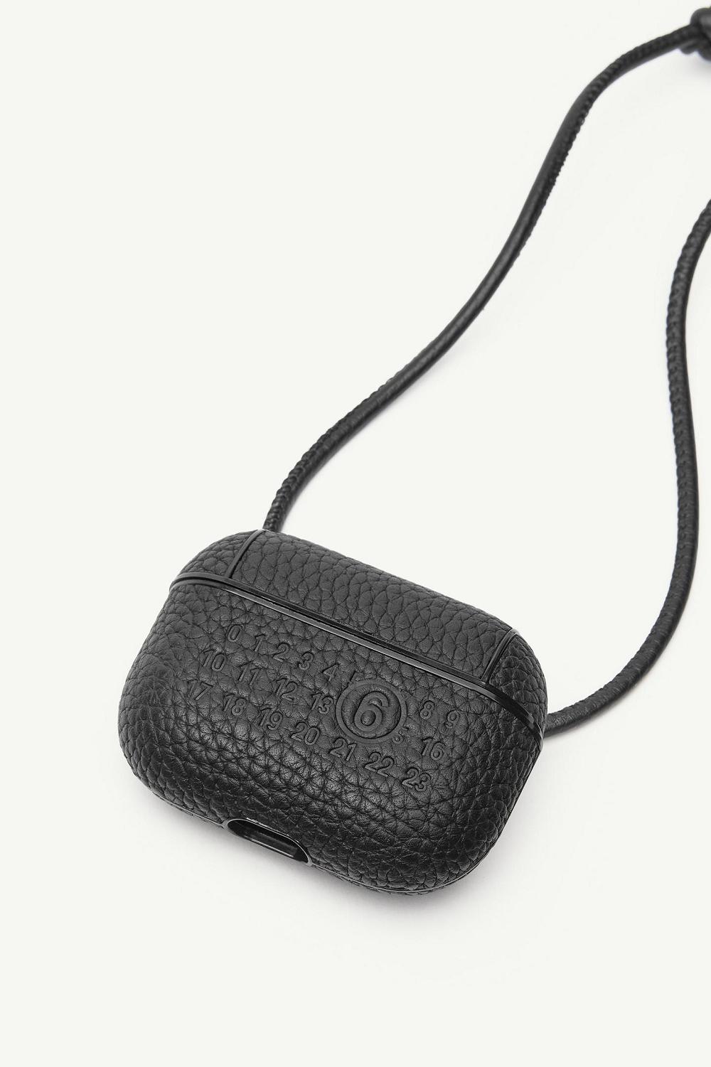 Maison Margiela Leather Airpods Case Negrii | RO_MM67367